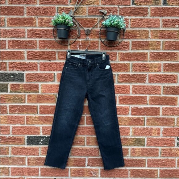 GAP Sky High Rise Cheeky Straight Black Jeans - Picture 2 of 9